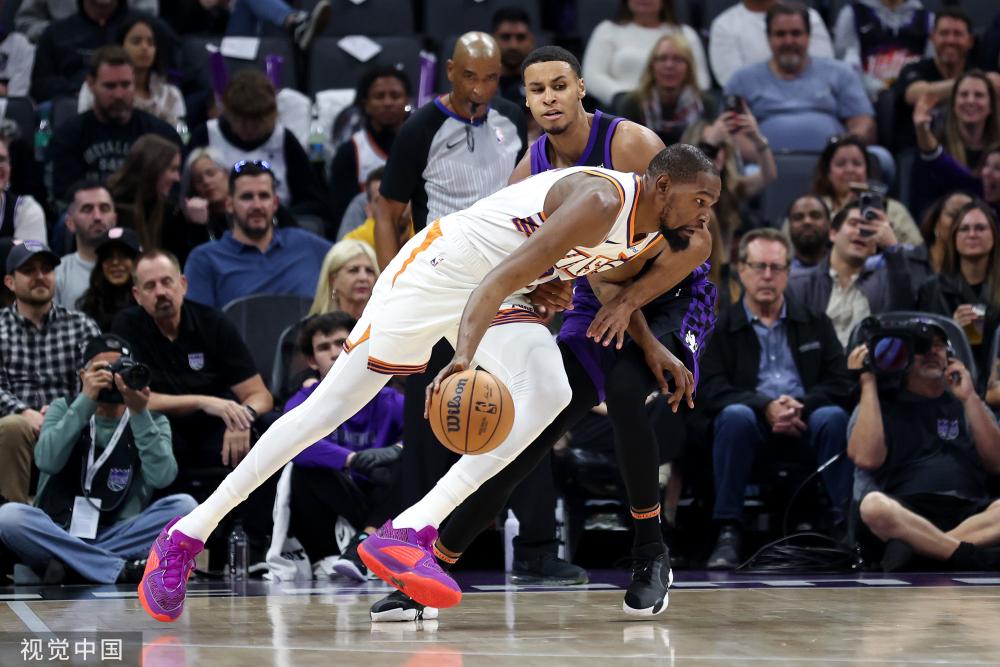 同时鼓舞了 同时鼓舞了